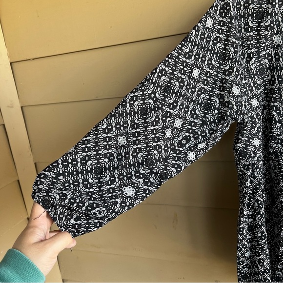 Mossimo Supply Co Boho Long Sleeve Blouse - SZ Large - Lightweight Modest Casual - Picture 2 of 5